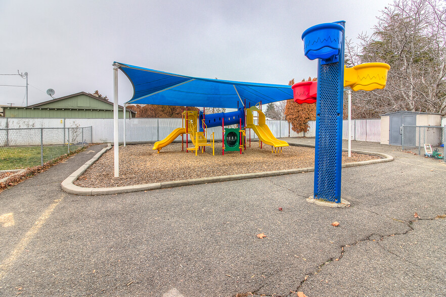 More Photos Of 909 N 21st Ave, Yakima Daycare Center For Sale