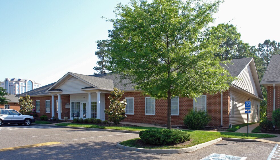 More Photos Of 704 Thimble Shoals Blvd, Newport News Medical For Sale