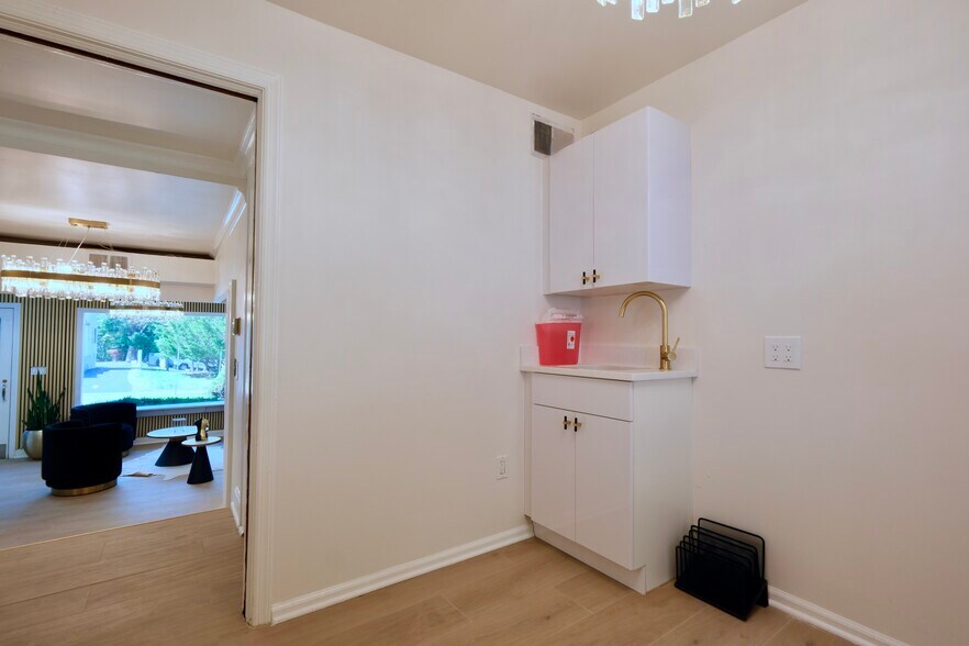 More Photos Of 304 Bloomfield Ave, Verona Medical For Lease