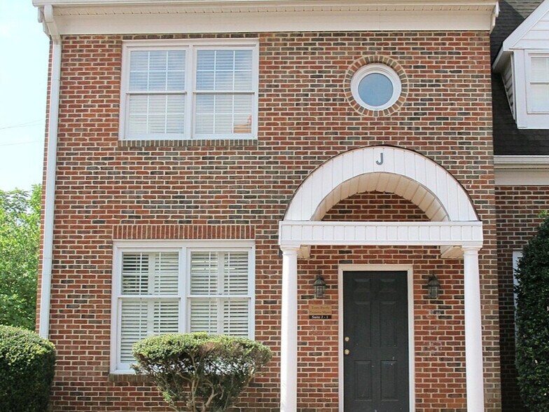 More Photos Of 1365 Westgate Center Dr, Winston-Salem Office For Sale