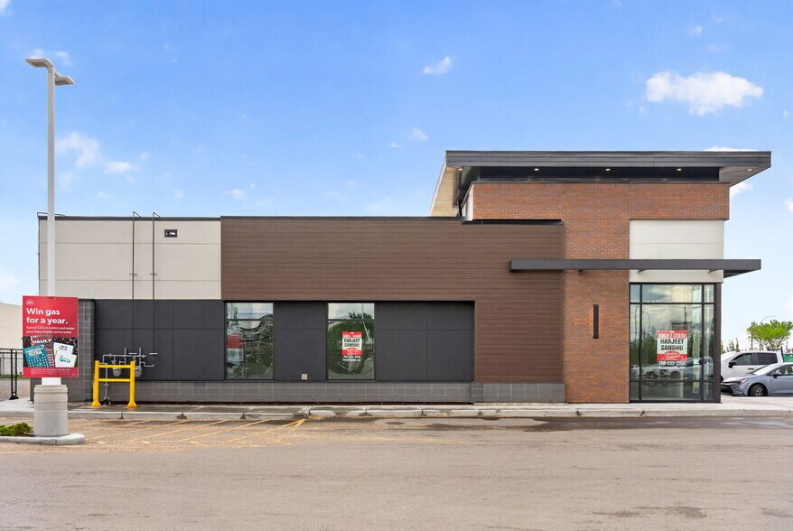 More Photos Of 4905 Roper Rd NW, Edmonton Unknown For Lease