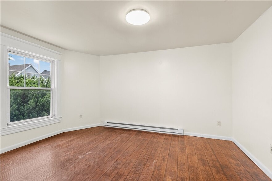 More Photos Of 914 Madison Ave, Scranton Apartments For Sale