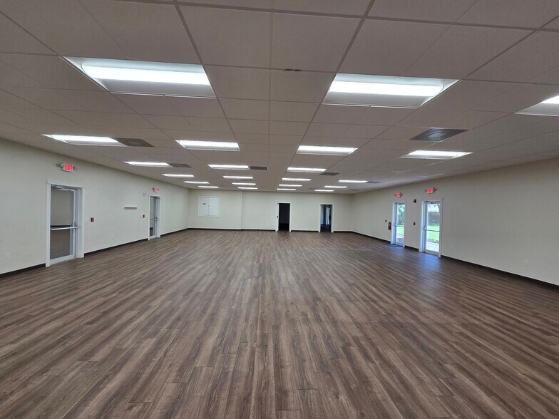 More Photos Of 10300 Riverside Dr, Palm Beach Gardens Schools For Lease