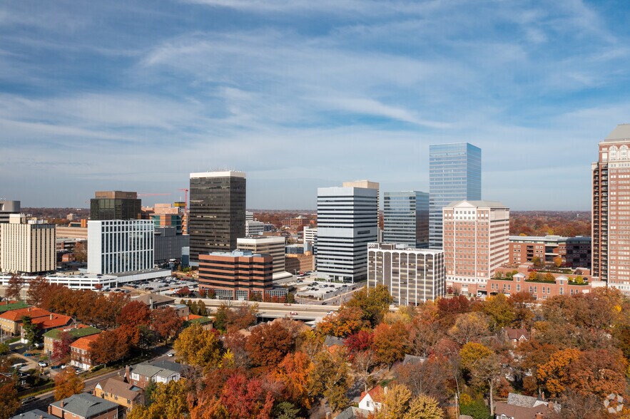 More Photos Of 101 S Hanley Rd, Clayton Office For Lease