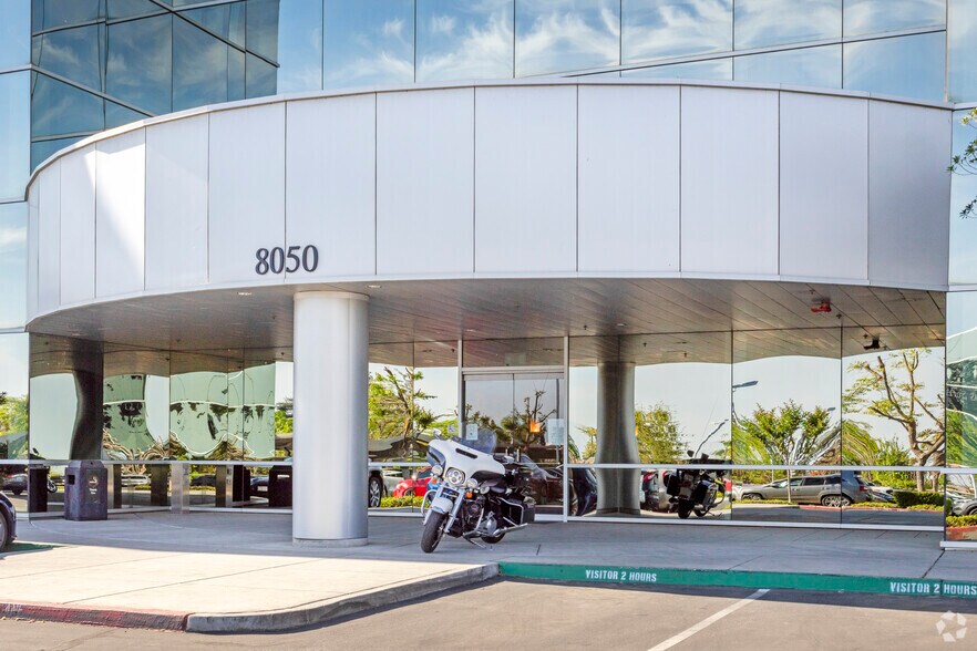 More Photos Of 8050 N Palm Ave, Fresno Office For Lease