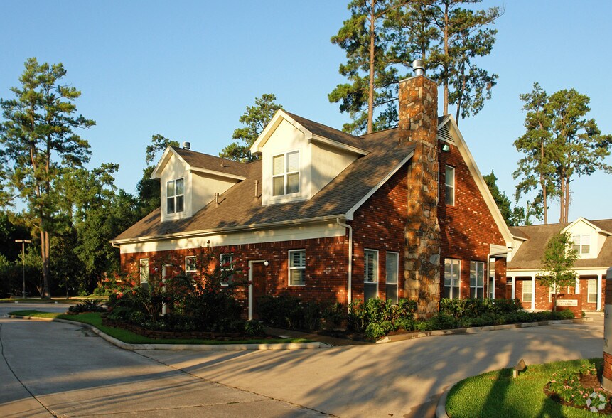 More Photos Of 7 Grogans Park Dr, Spring Loft Creative Space For Lease