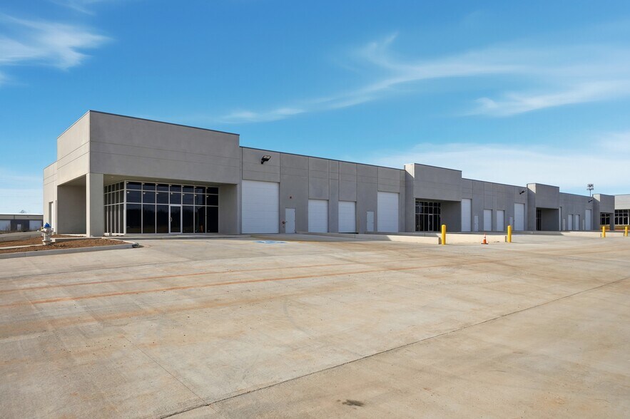 More Photos Of 1515 E Robinson Ave, Springdale Unknown For Lease