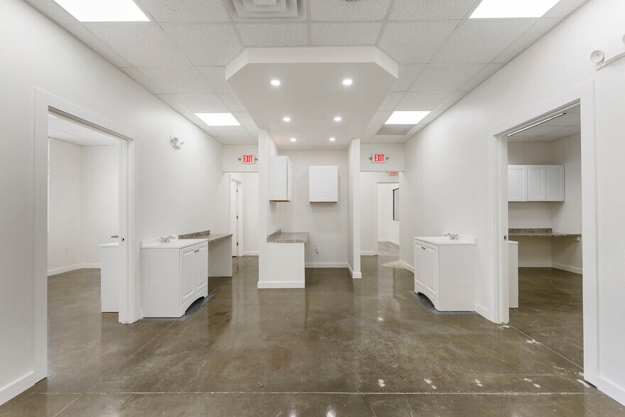 More Photos Of 26211 I-45, Spring Office For Lease