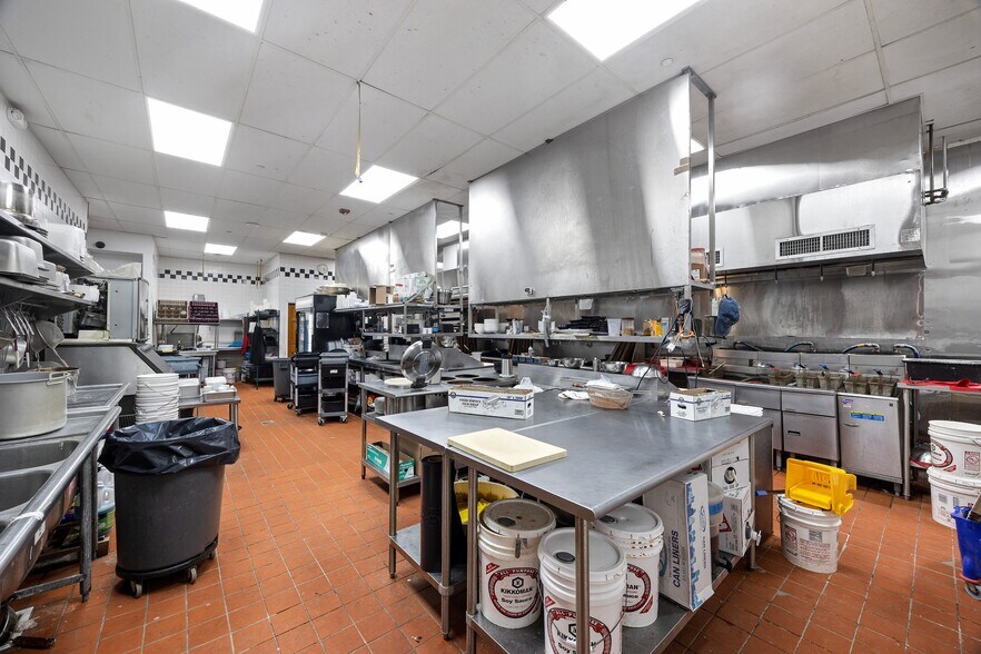 More Photos Of 45 Carmans Rd, Massapequa Restaurant For Sale