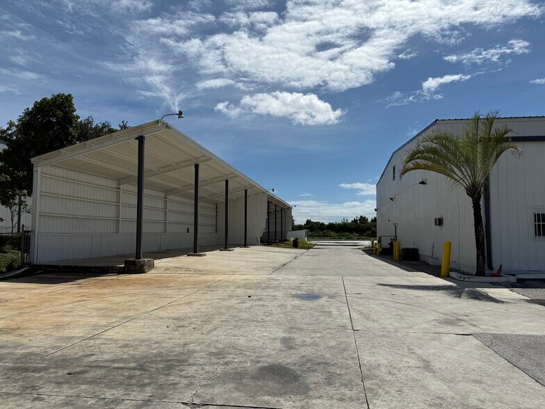 More Photos Of 3450 Dr Martin Luther King Jr Blvd, West Palm Beach Manufacturing For Lease