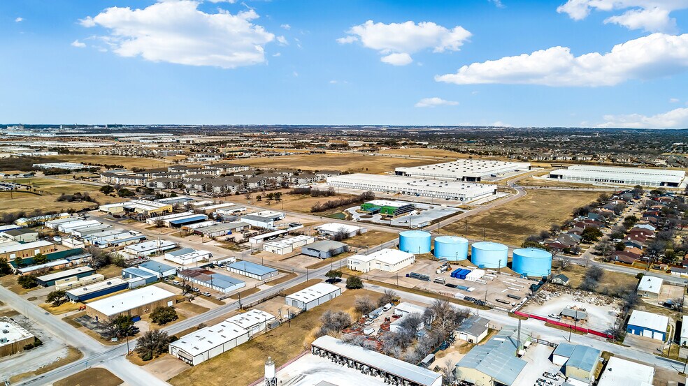 More Photos Of 4300 Garland Dr, Haltom City Warehouse For Lease