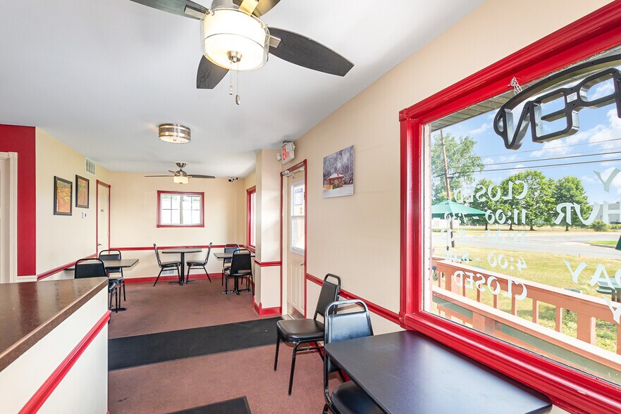 More Photos Of 9743 N Greenville Rd, Lakeview Restaurant For Sale