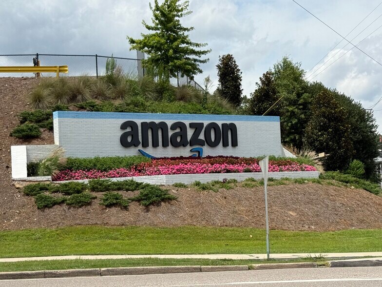 More Photos Of 7201 Crestwood Blvd, Birmingham Restaurant For Sale