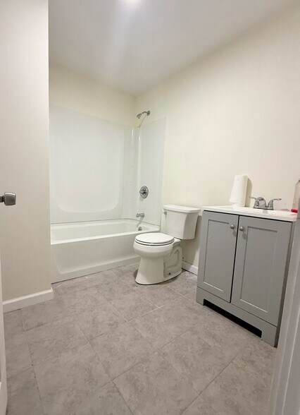 More Photos Of 642 Park St, Hartford Apartments For Sale