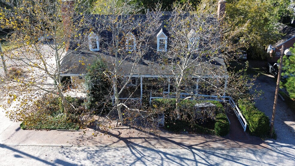 Primary Photo Of 1211 Jamestown Rd, Williamsburg General Retail For Sale