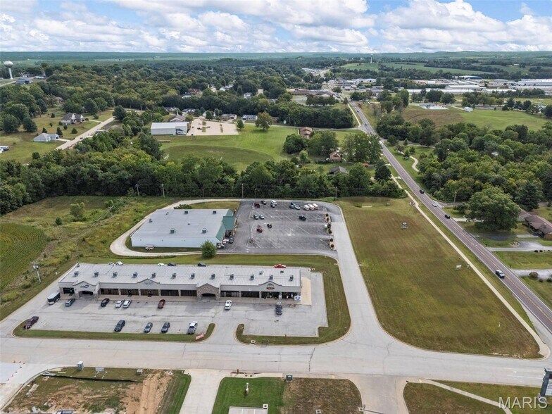 More Photos Of 212 Immanuel Ave, New Haven General Retail For Sale