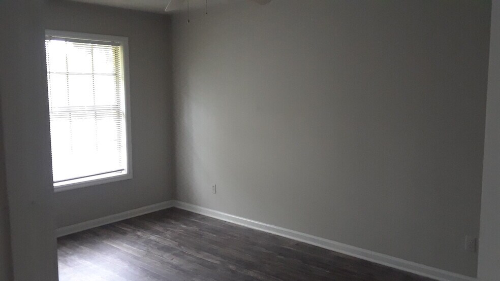 More Photos Of 323 S King Ave, Pine Mountain Apartments For Sale