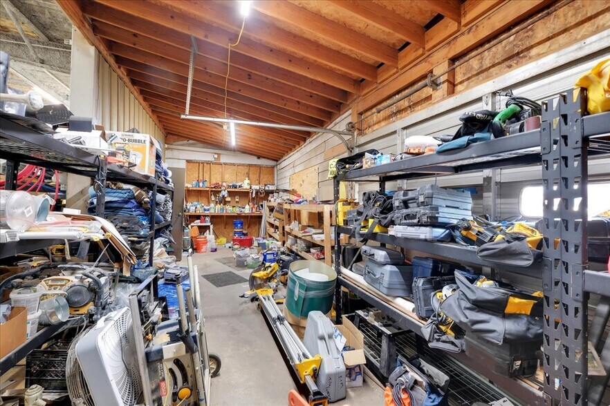 More Photos Of 1518 Petunia Ave, Louisville Warehouse For Sale