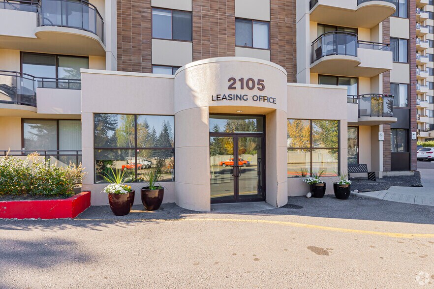 More Photos Of 2105 90 Av SW, Calgary Apartments For Lease