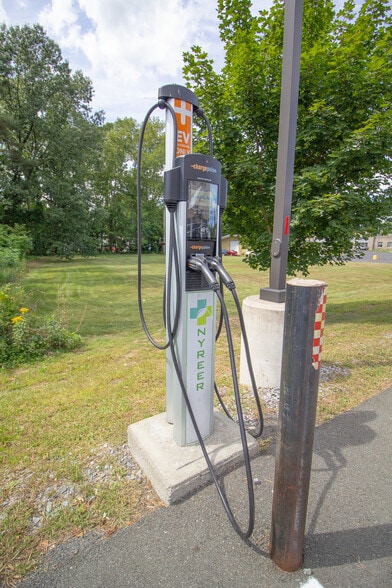 More Photos Of 1712 Route 9, Halfmoon Office For Lease