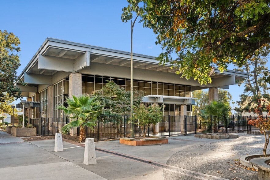 More Photos Of 9 S El Dorado St, Stockton Office For Sale