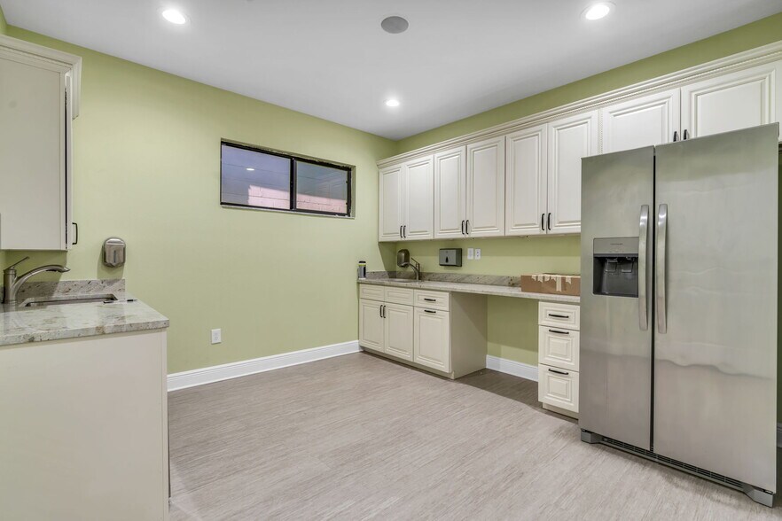 More Photos Of 4109 Armenia Ave, Tampa Medical For Sale