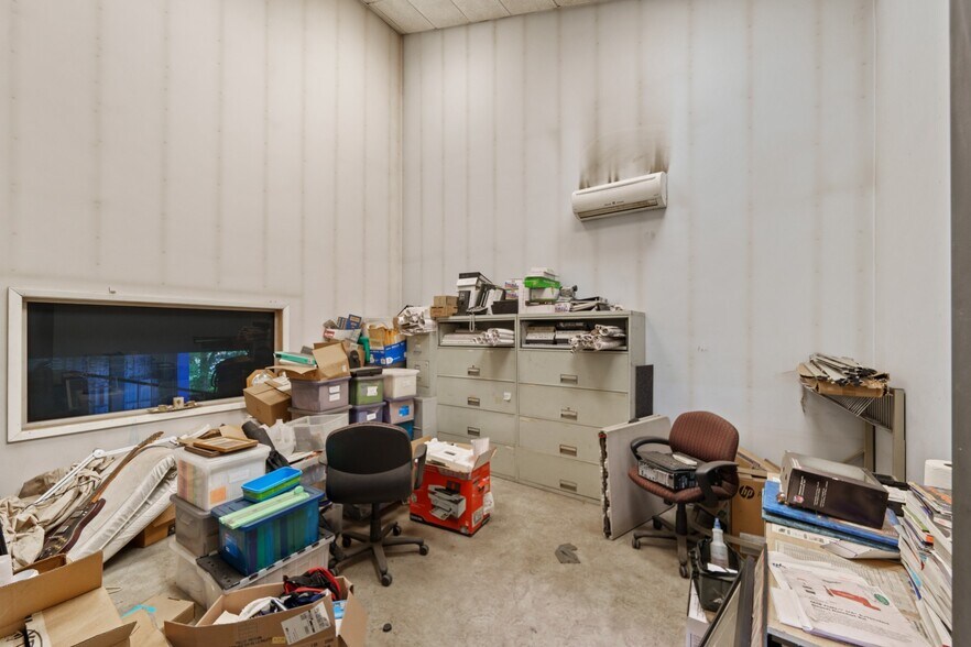 More Photos Of 955 Burnt Meadow Rd, Hewitt Manufacturing For Sale