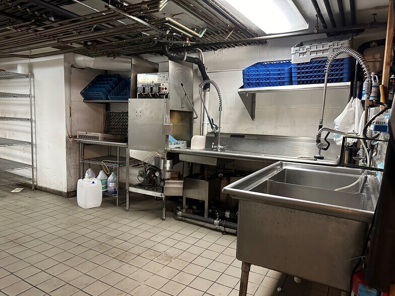 More Photos Of 162 Orchard St, New York Apartments For Lease