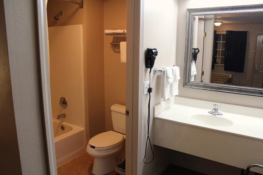 More Photos Of 2605 S Range Ave, Denham Springs Hotel For Sale