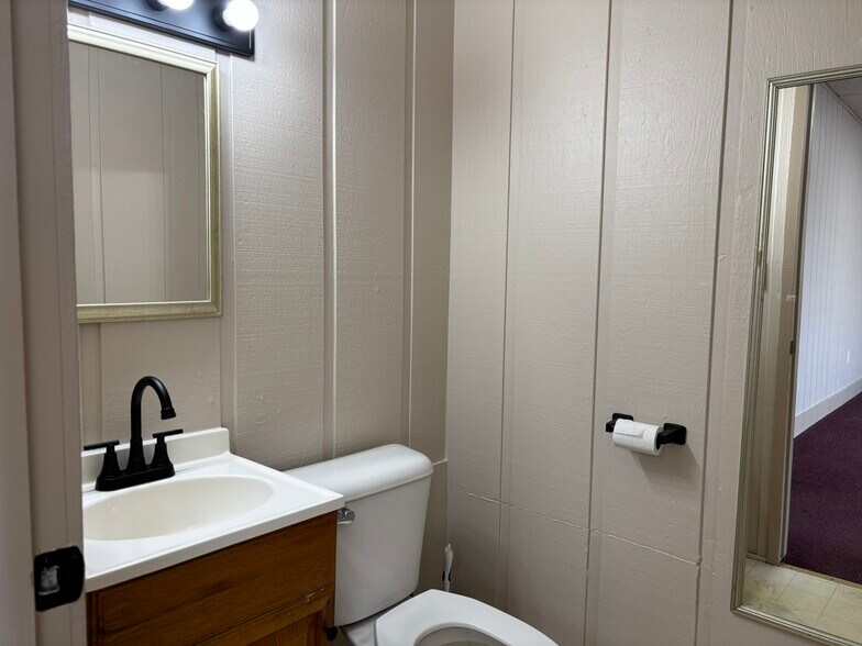 More Photos Of 1947 N Lapeer Rd, Lapeer Freestanding For Lease