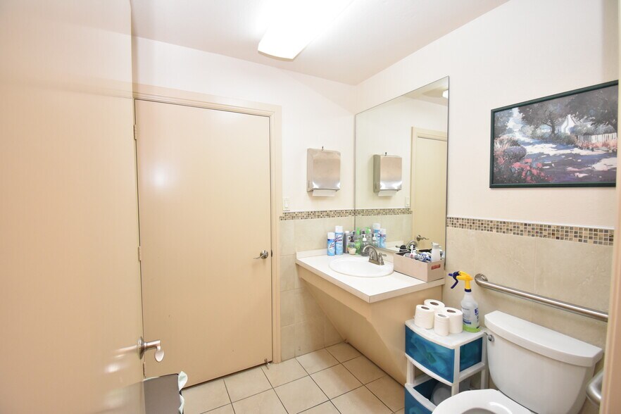 More Photos Of 2612 Harwood Rd, Bedford Medical For Sale