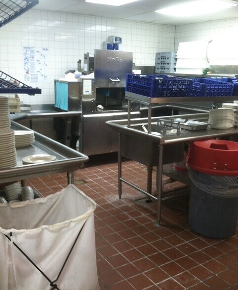 More Photos Of 1805 W 1st St, Springfield Restaurant For Sale