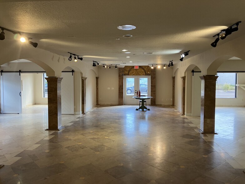 More Photos Of 2817-2825 S Macdill Ave, Tampa Unknown For Lease