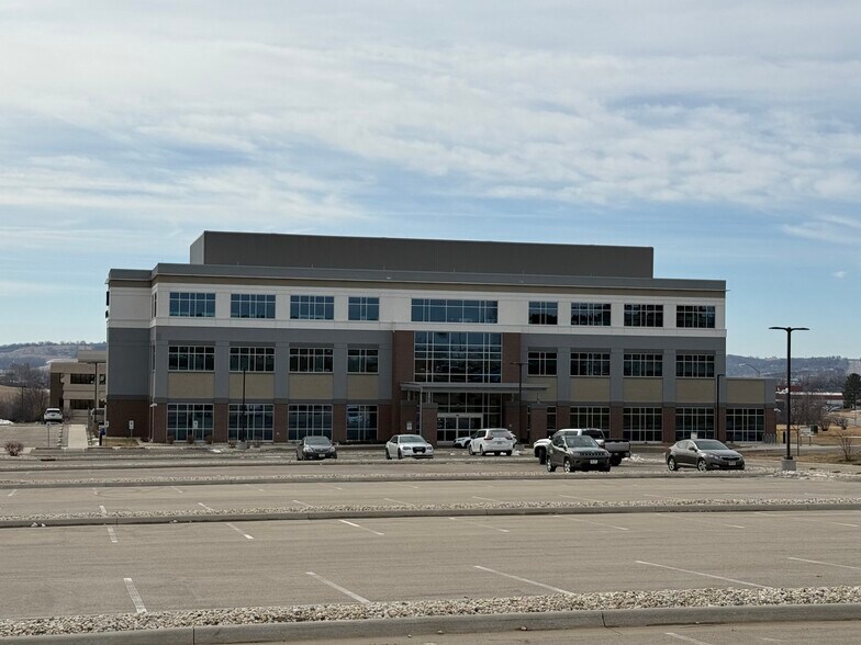 More Photos Of 4025 Westmark Dr, Dubuque Office For Sale