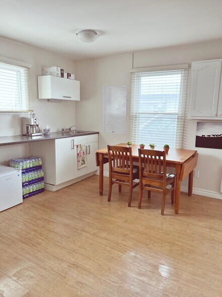 More Photos Of 2282 Boul Des Laurentides, Laval Office For Sale