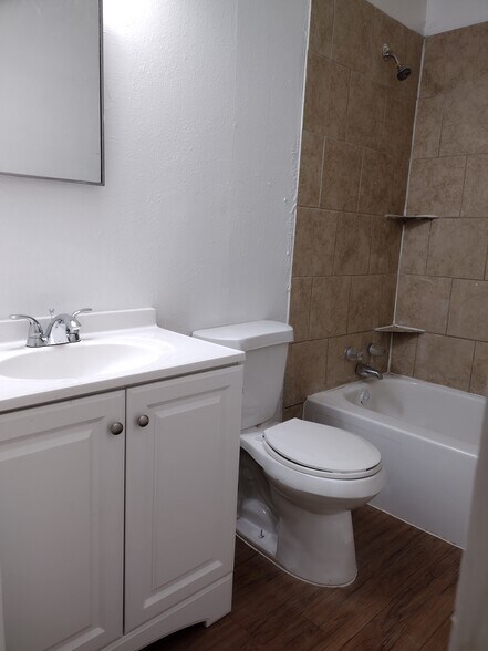 More Photos Of 2300 S 8th St, Lamesa Apartments For Sale