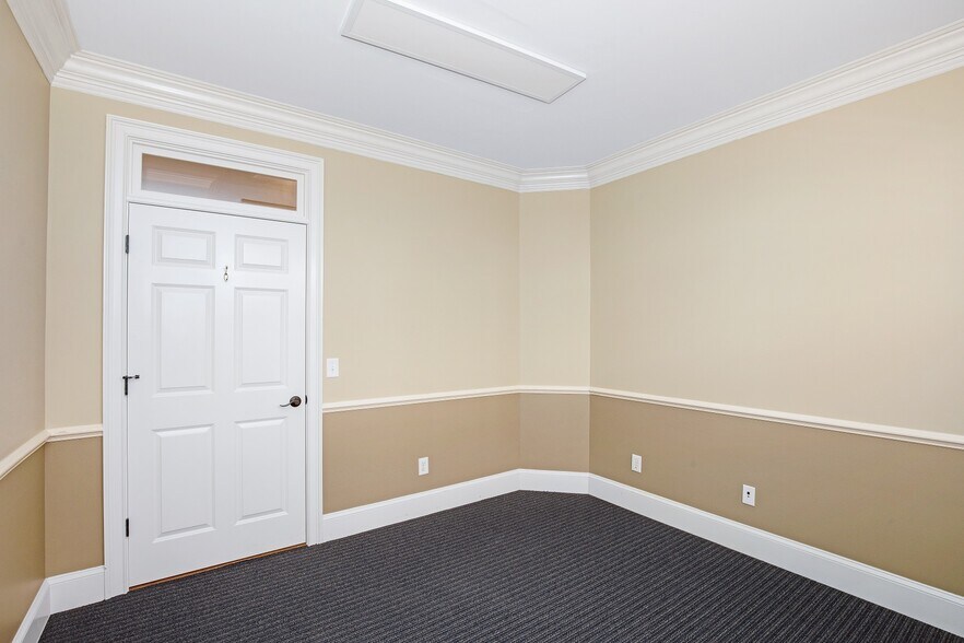 More Photos Of 3535 Roswell Rd, Marietta Office Residential For Lease