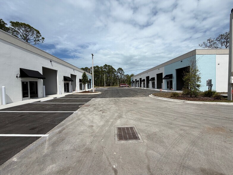 More Photos Of 5600 US Highway 1 N, Saint Augustine Showroom For Lease