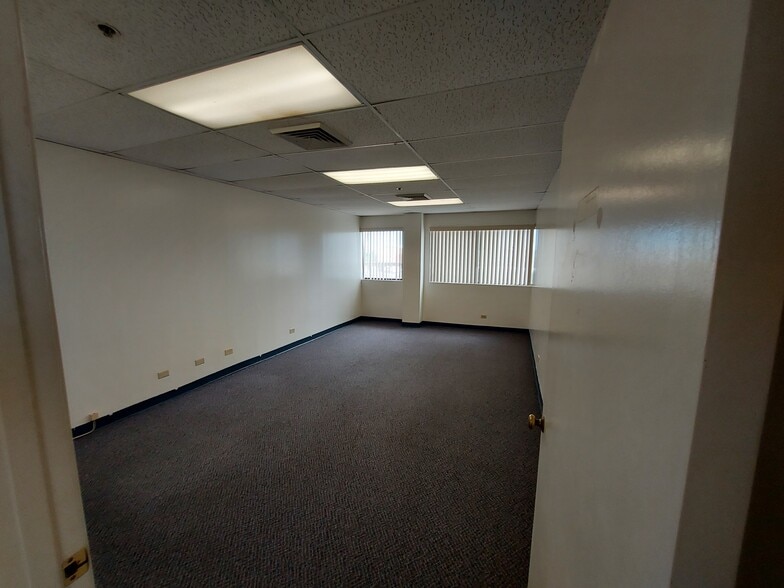 More Photos Of 35 Lunalilo St, Wailuku Office For Lease
