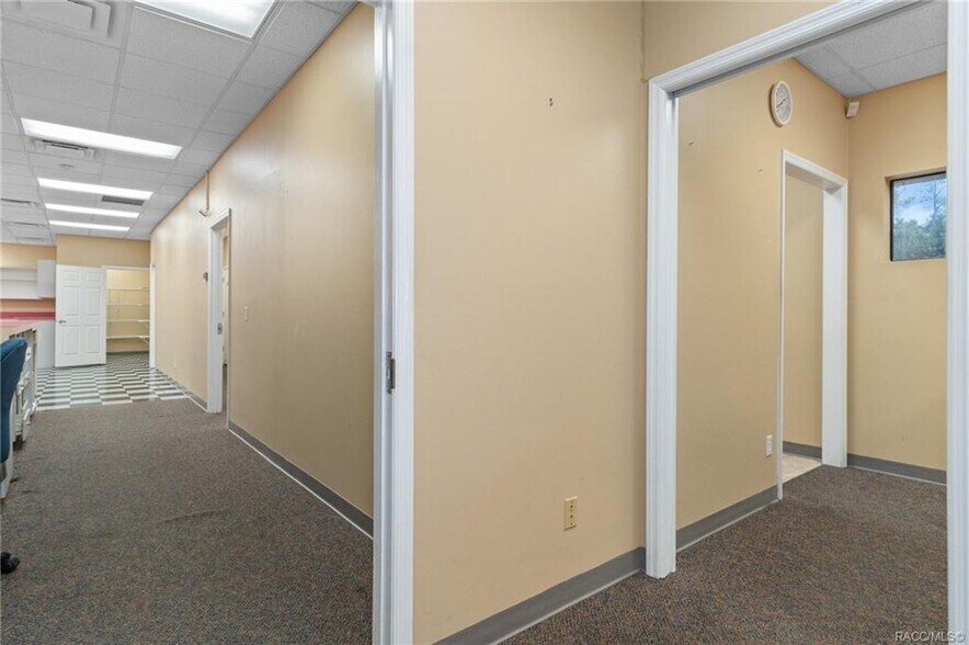 More Photos Of 102 E Highland Blvd, Inverness Drugstore For Sale