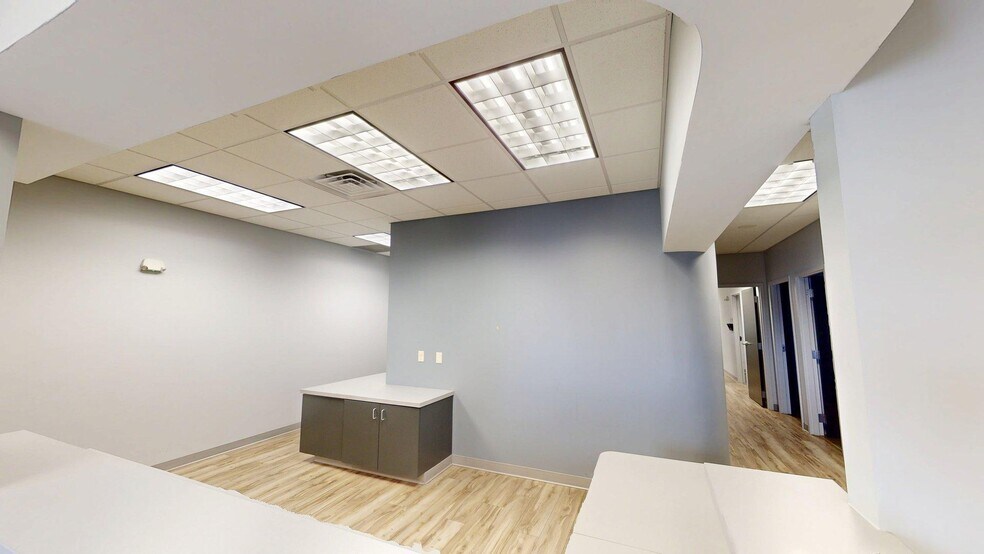 More Photos Of 1192 E Pershing Rd, Decatur Medical For Lease