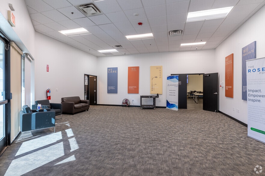 More Photos Of 1315 W Drivers Way, Tempe Research And Development For Lease