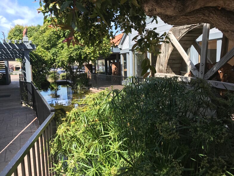 More Photos Of 360 N Midway Dr, Escondido Storefront Retail Office For Lease