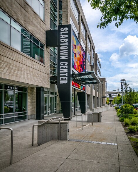 More Photos Of 2055 NW Savier St, Portland Office For Lease