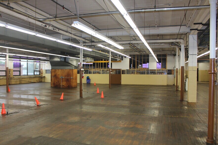 More Photos Of 735 Allens Ave, Providence Manufacturing For Lease