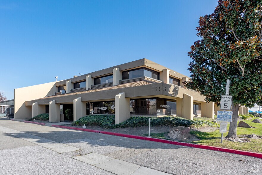 More Photos Of 3000-3050 Kenneth St, Santa Clara Research And Development For Lease