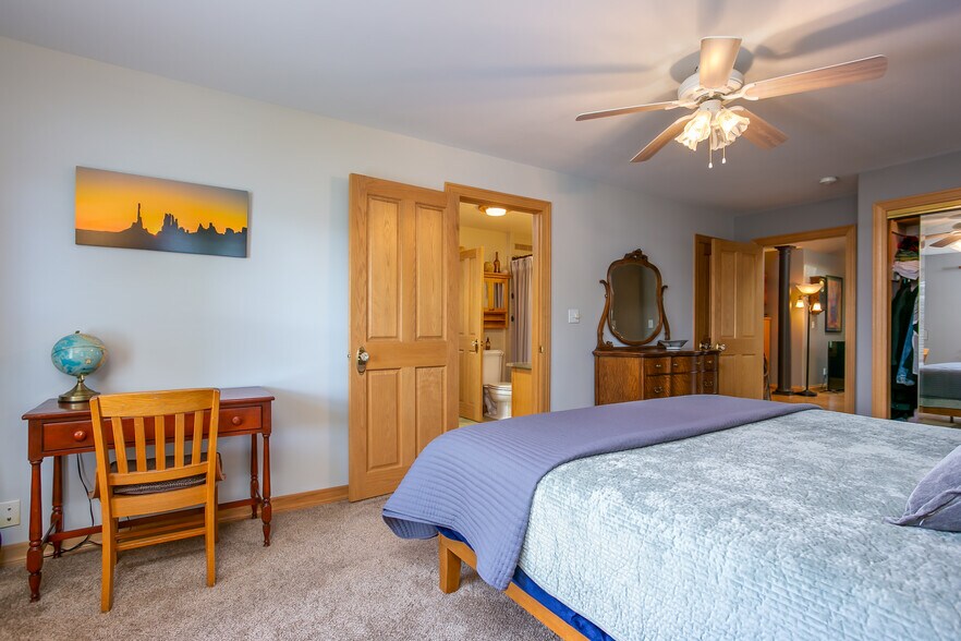 More Photos Of 313 1st Ave, Laurel Office For Sale