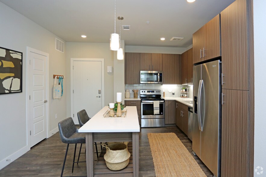 More Photos Of 115 wilcox St, Castle Rock Apartments For Lease