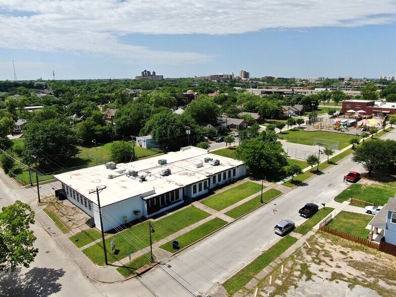 More Photos Of 970 E Humbolt St, Fort Worth Medical For Sale