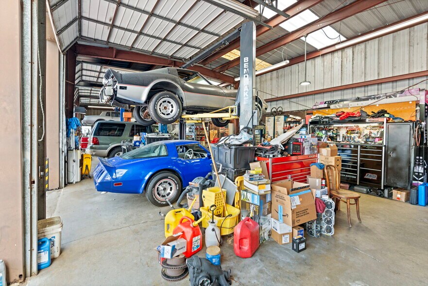 More Photos Of 3875 Palm Beach Blvd, Fort Myers Auto Repair For Sale